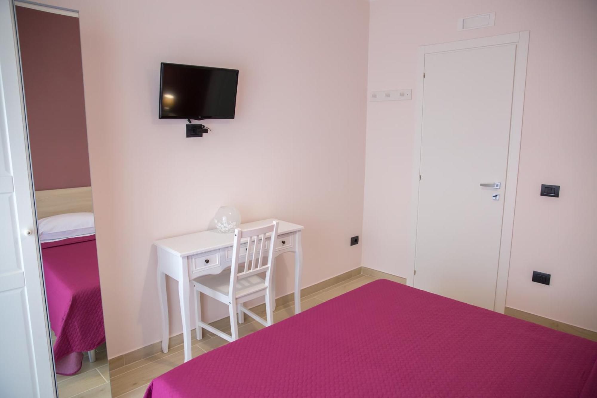 Gleda Rooms In The Square Помпей Стая снимка