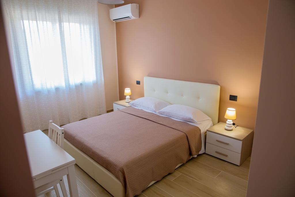 Gleda Rooms In The Square Помпей Стая снимка