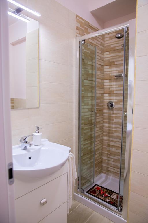 Gleda Rooms In The Square Помпей Стая снимка