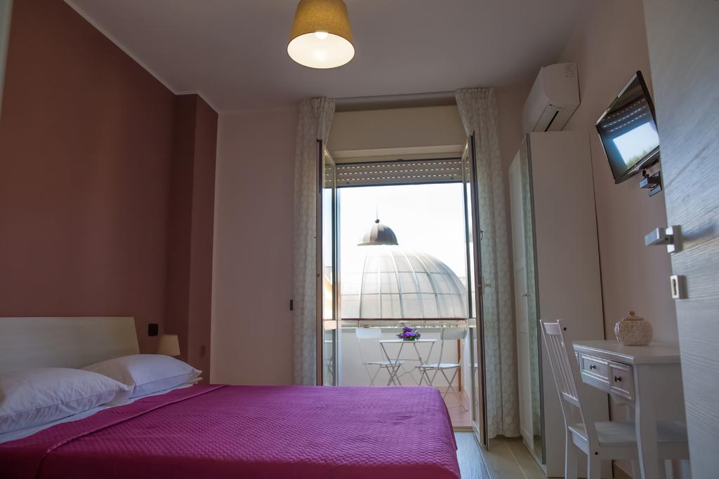 Gleda Rooms In The Square Помпей Екстериор снимка